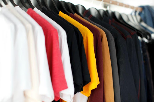 How Buying Bulk T-shirts Can Benefit You Economically